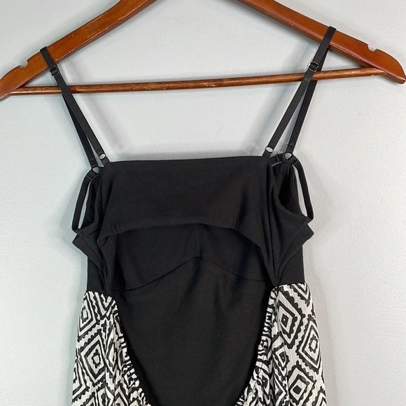VOLCOM Playa Maxi Dress Open Back Black White Print Fit Bodice Beachy Boho XS - Picture 6 of 11